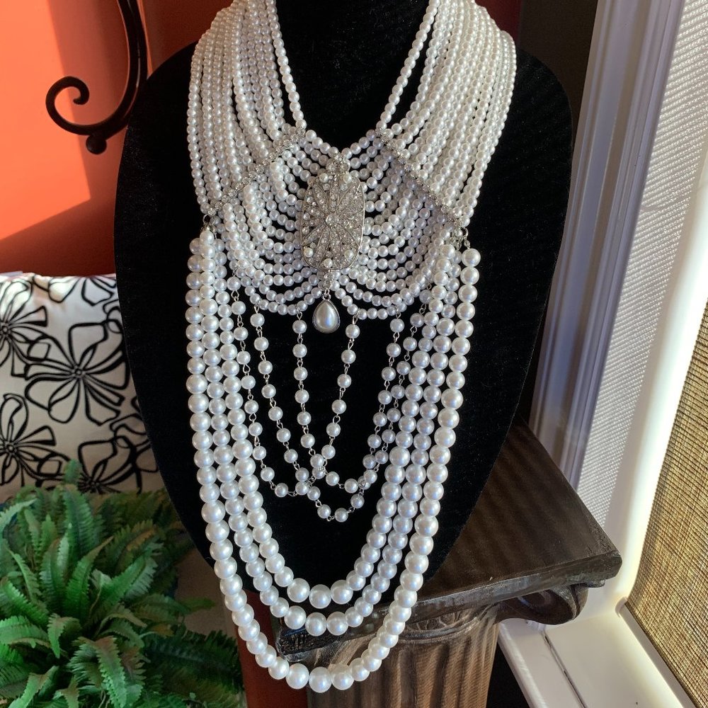 Statement Pearl Necklace